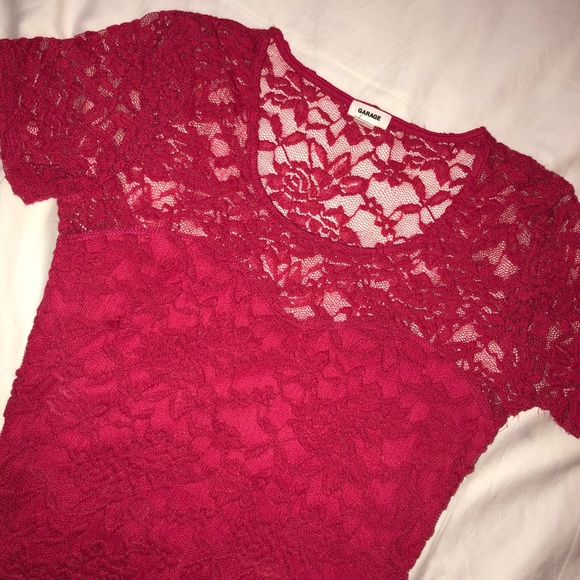 Red lace crop top - Picture 3 of 4